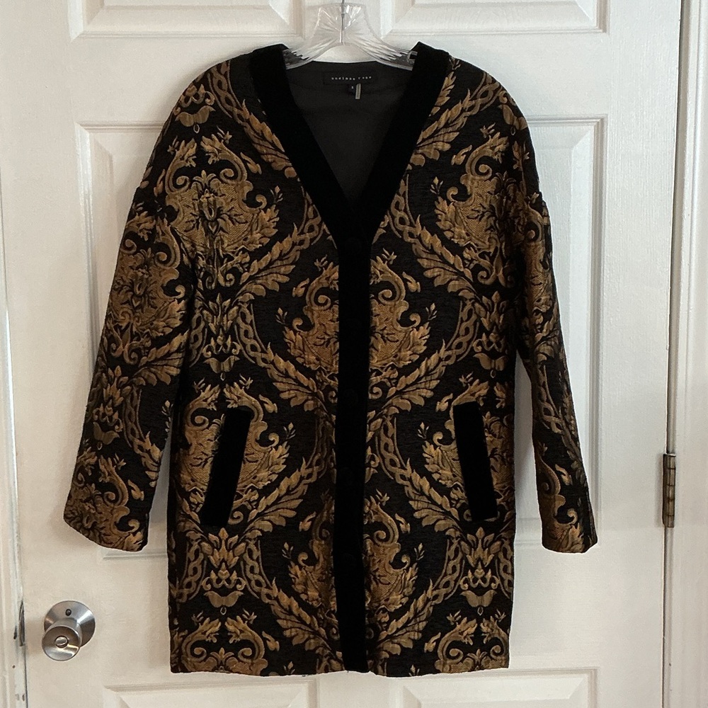 🔥🔥50% OFF LIST PRICE 🔥🔥.   Endless Rose .    Black and Gold Brocade Coat